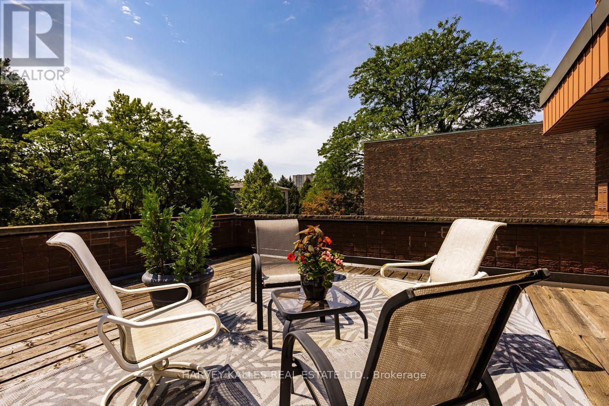 92 Prue Avenue, Toronto, Ontario  M6B 1R5 - Photo 31 - C13676822