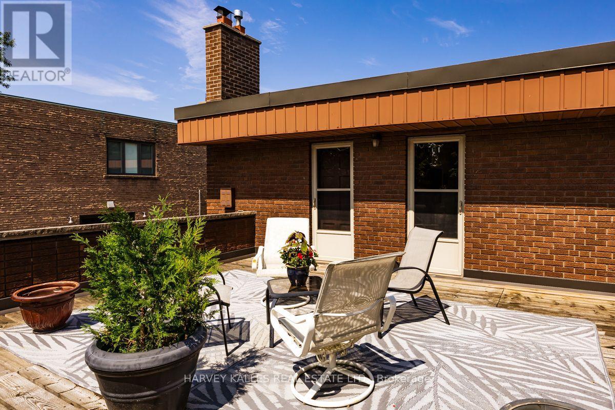 92 Prue Avenue, Toronto, Ontario  M6B 1R5 - Photo 32 - C13676822