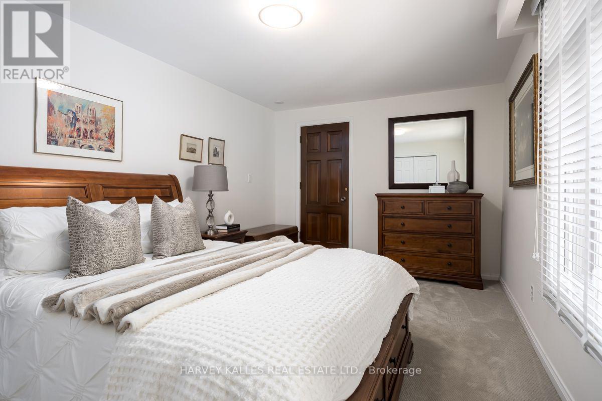 92 Prue Avenue, Toronto, Ontario  M6B 1R5 - Photo 33 - C13676822