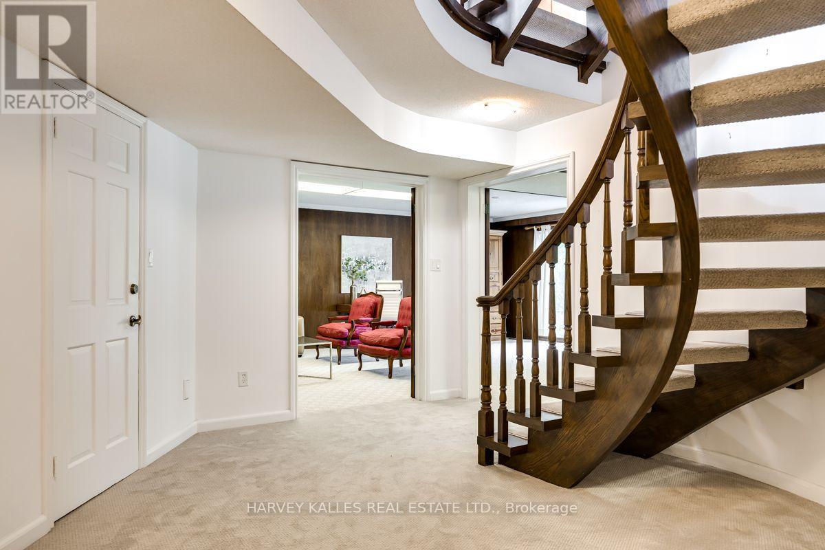 92 Prue Avenue, Toronto, Ontario  M6B 1R5 - Photo 37 - C13676822