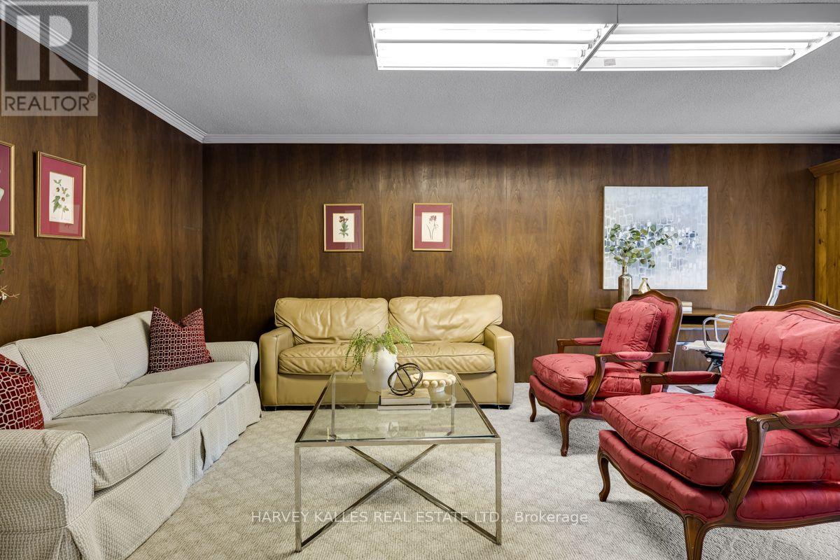 92 Prue Avenue, Toronto, Ontario  M6B 1R5 - Photo 38 - C13676822