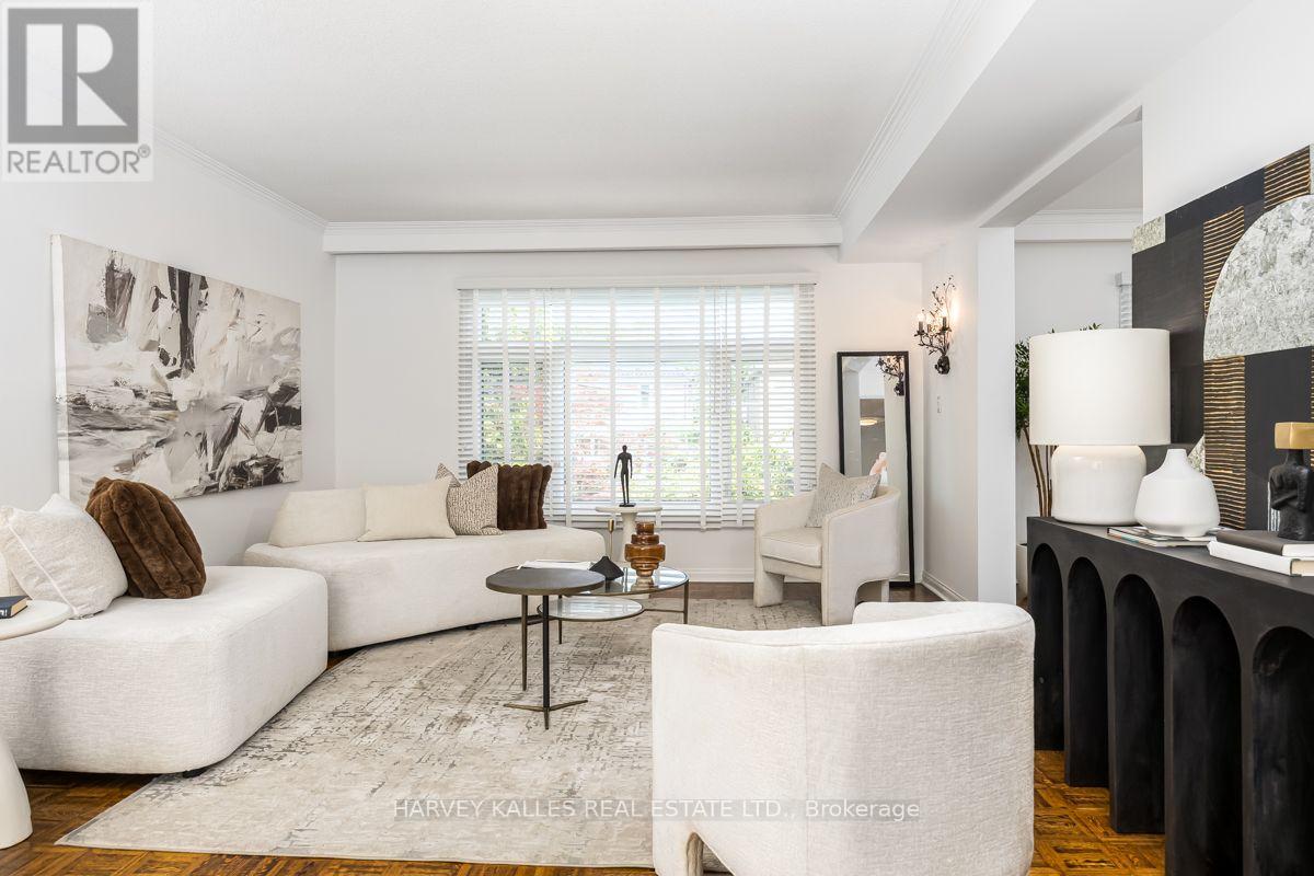 92 Prue Avenue, Toronto, Ontario  M6B 1R5 - Photo 9 - C13676822