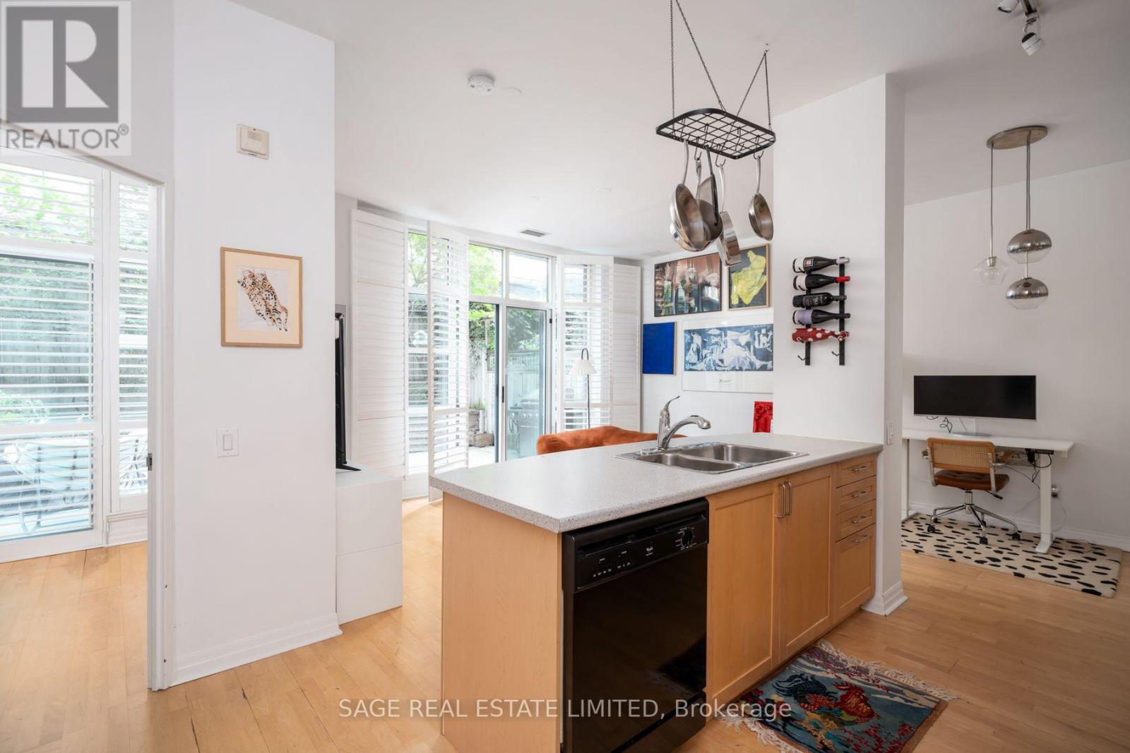 102 - 901 Queen Street W, Toronto, Ontario  M6J 3X4 - Photo 2 - C13676870