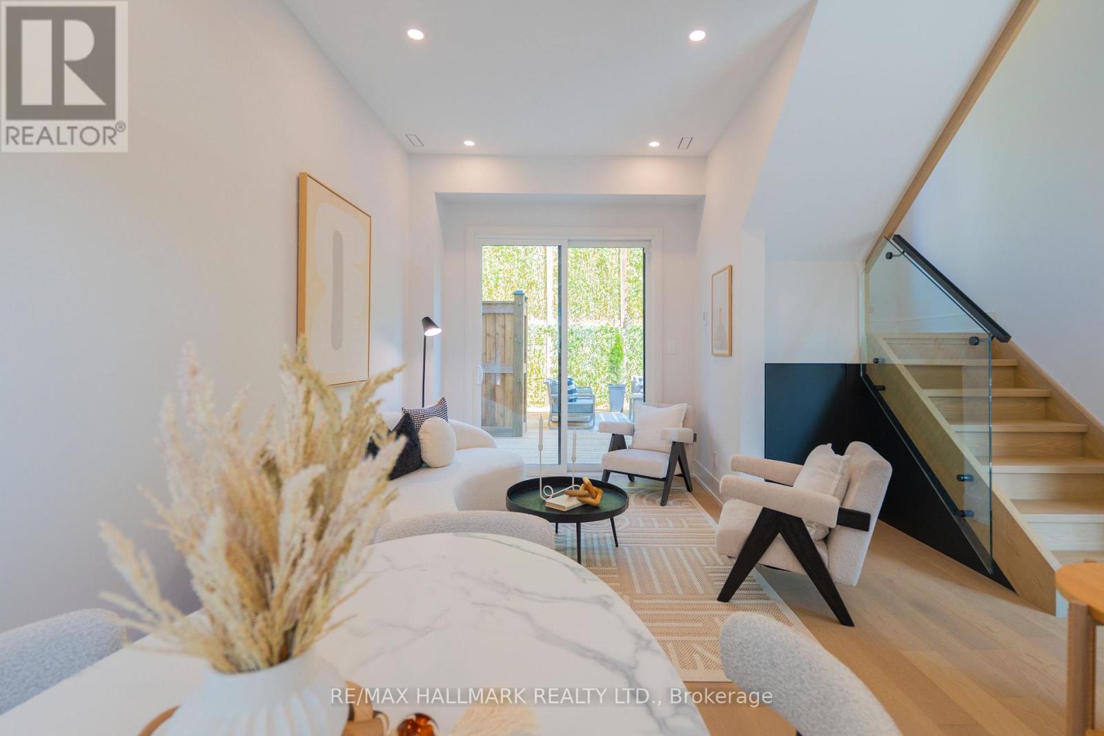 22 Harriet Street, Toronto, Ontario  M4L 2E9 - Photo 3 - E13676818