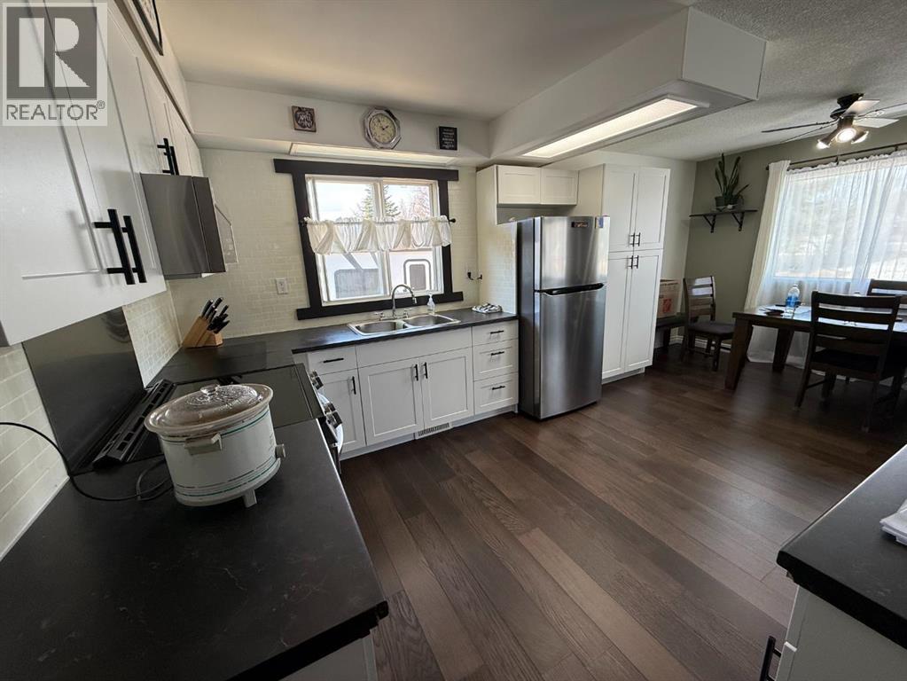 19 Centennial Crescent, Swan Hills, Alberta  T0G 2C0 - Photo 4 - A2307180