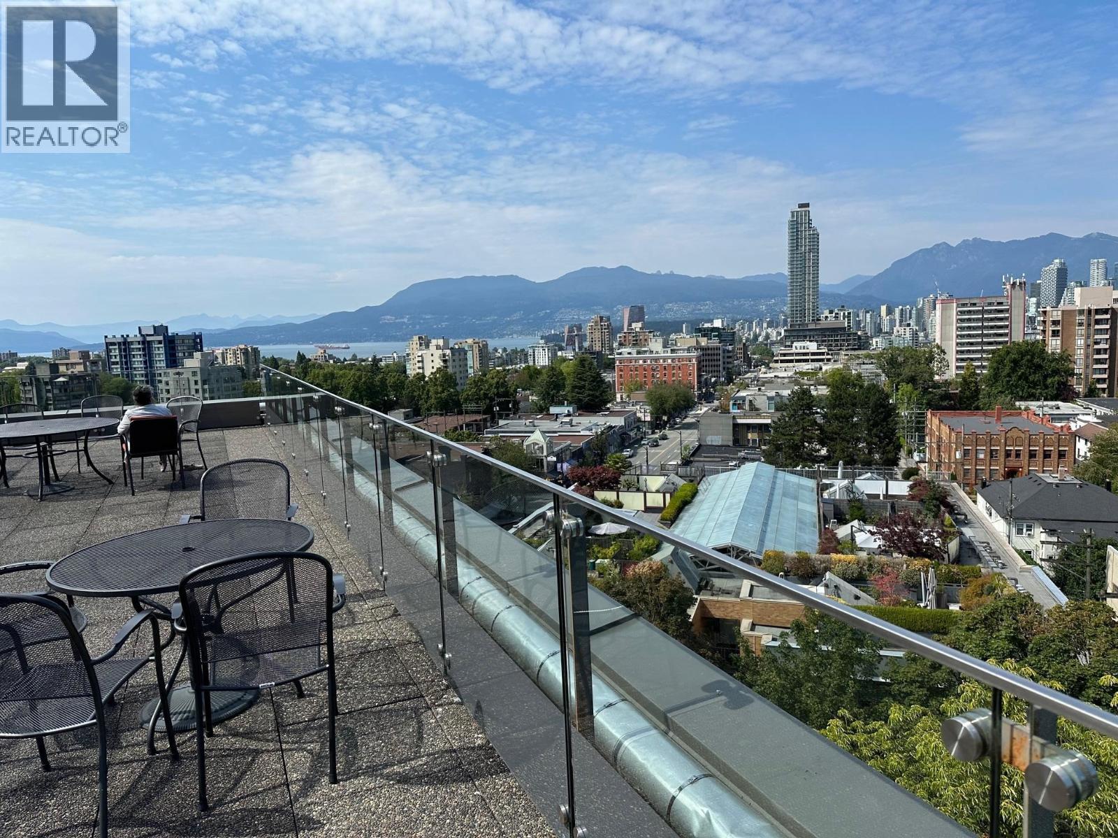 715 1445 MARPOLE AVENUE, Vancouver, British Columbia