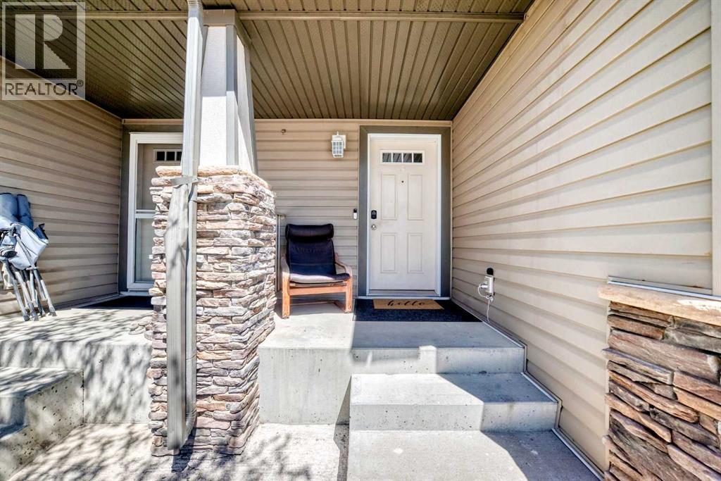 65 Spring Meadows Bay, Okotoks, Alberta  T1S 2G8 - Photo 4 - A2312954