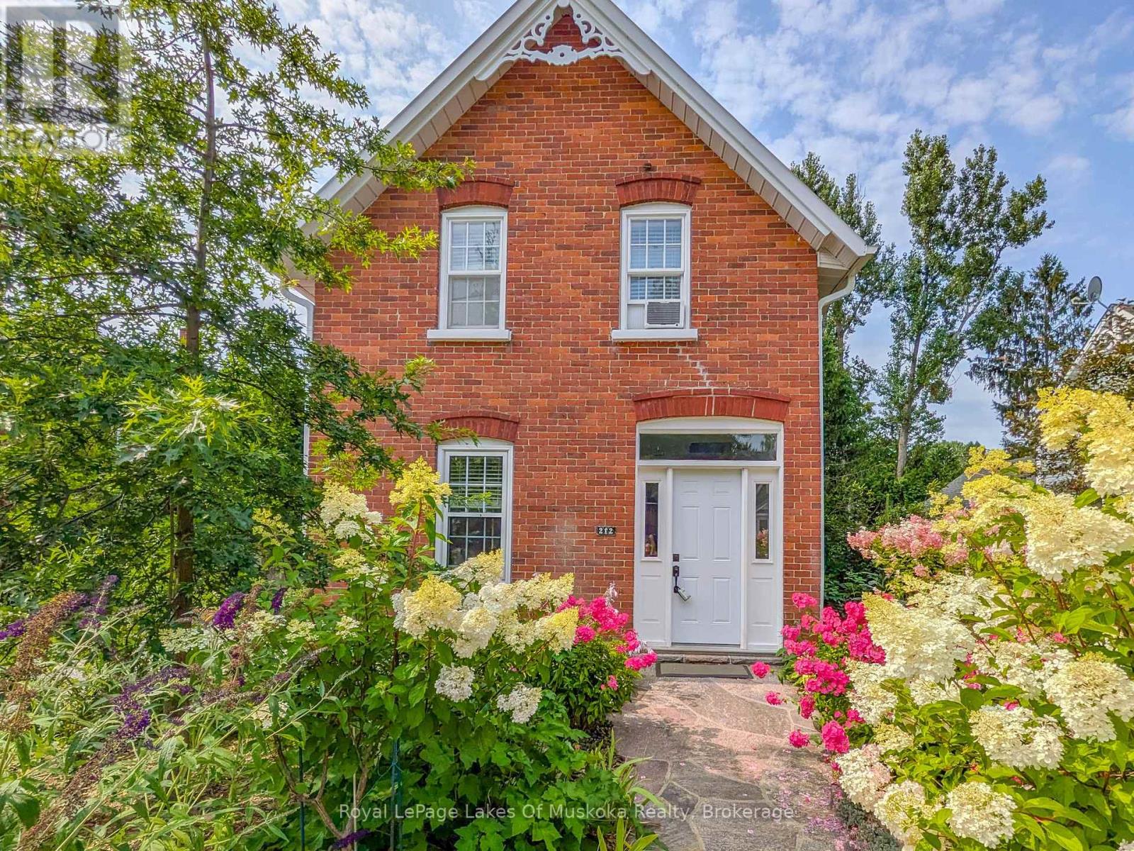 212 JAMES STREET, Bracebridge, Ontario