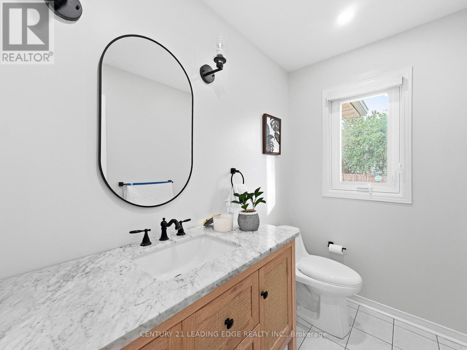183 Hopewell Road, Oakville, Ontario  L6H 5Y9 - Photo 8 - W13676770