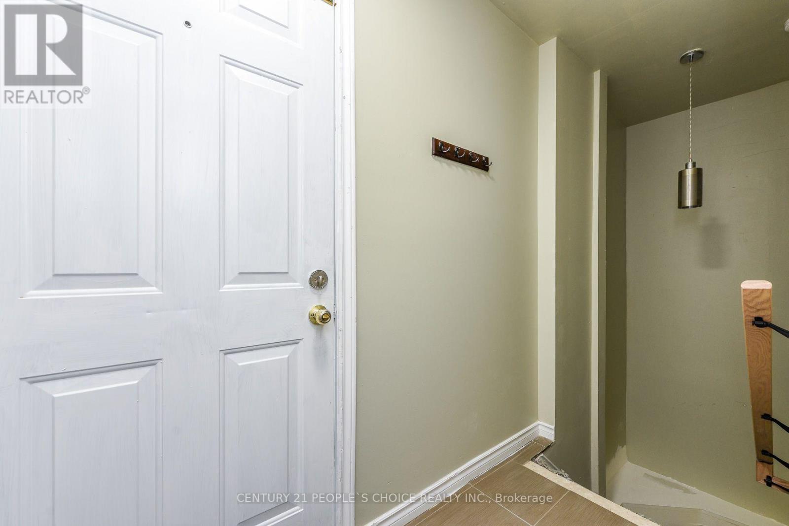 8 Fidelia Crescent, Brampton, Ontario  L6T 3P8 - Photo 25 - W13676792
