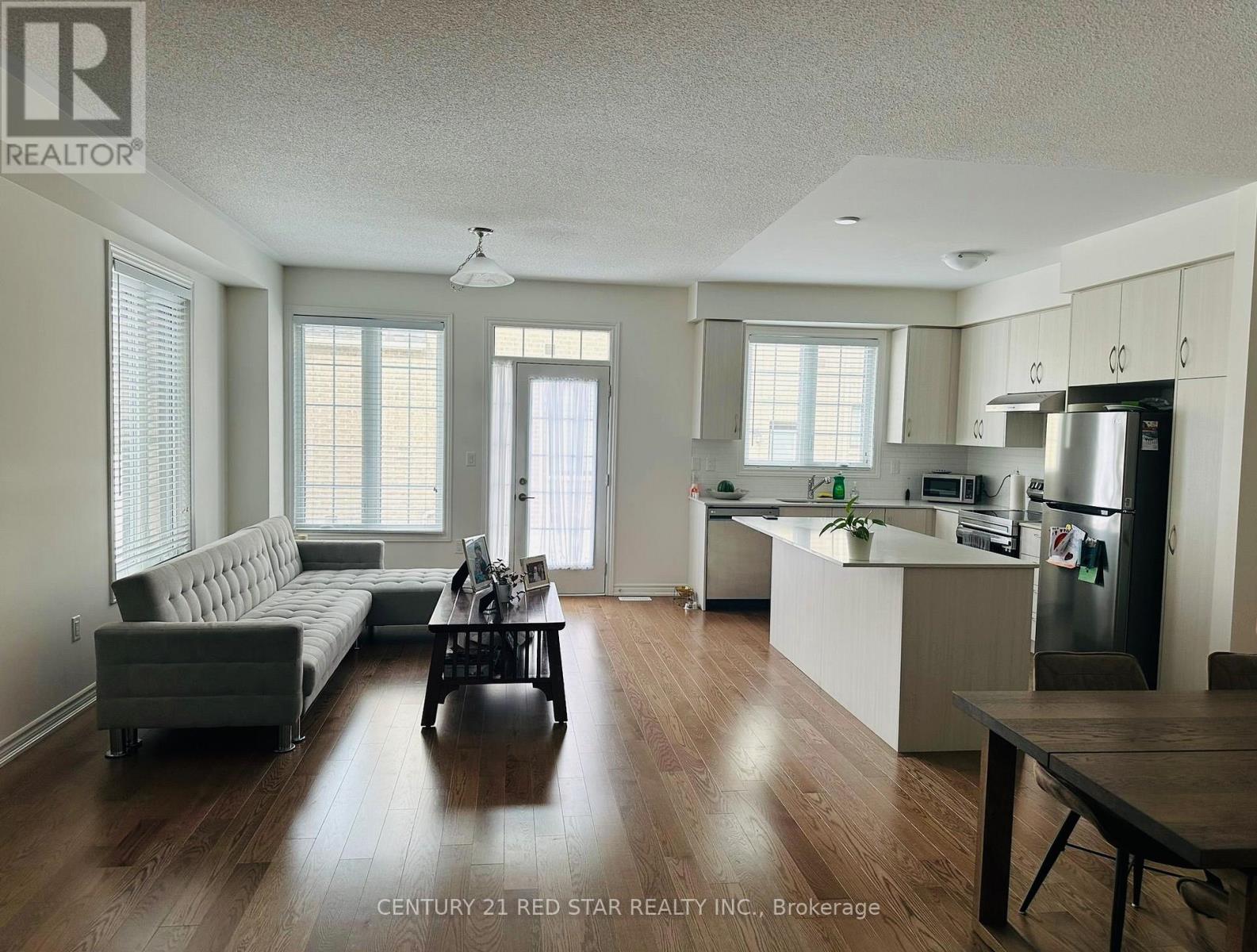 441 Bergamot Avenue, Milton, Ontario  L9E 1T9 - Photo 3 - W13676794
