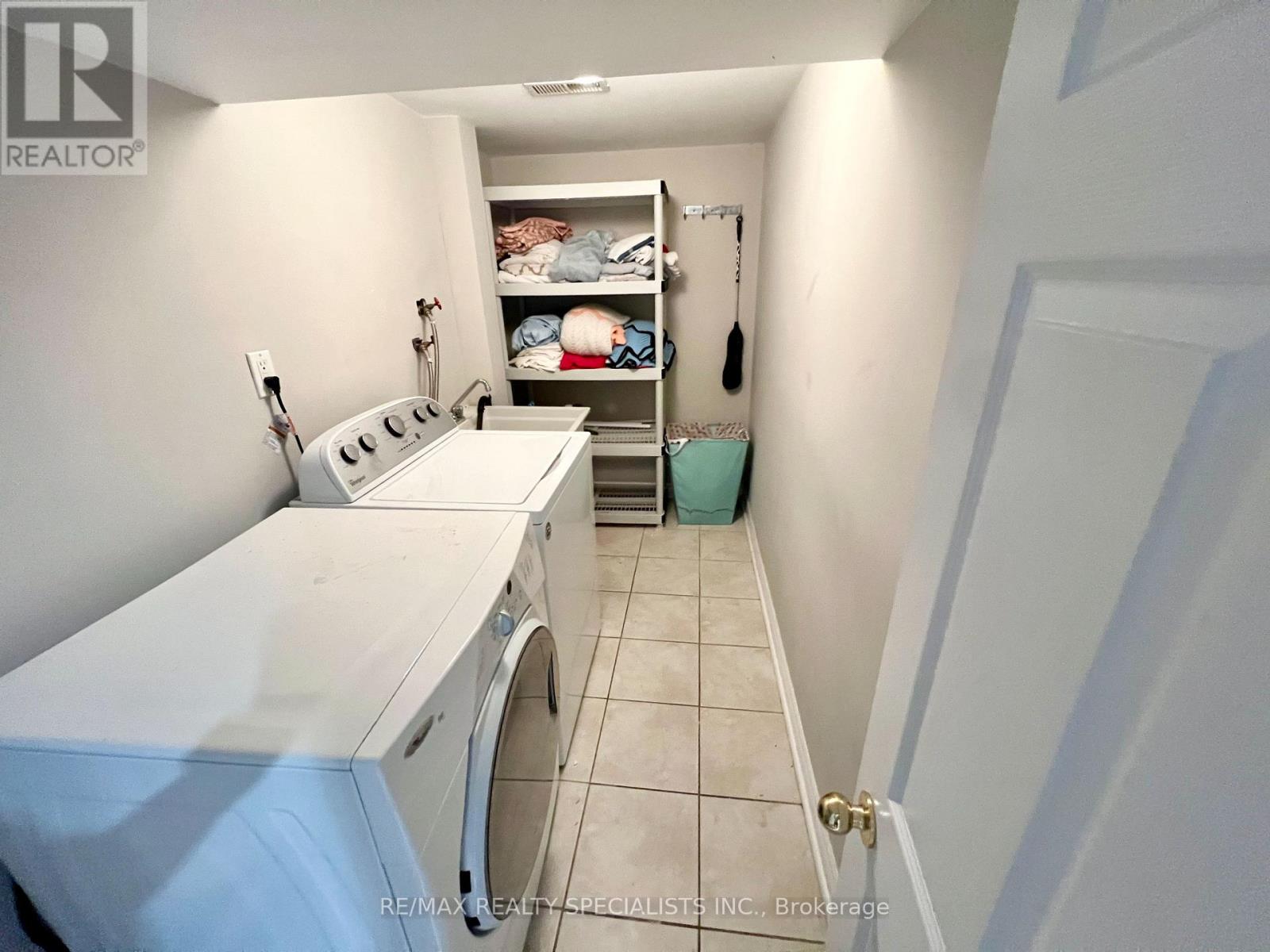 Lower - 1763 Sandgate Crescent, Mississauga, Ontario  L5J 2E7 - Photo 13 - W13676800