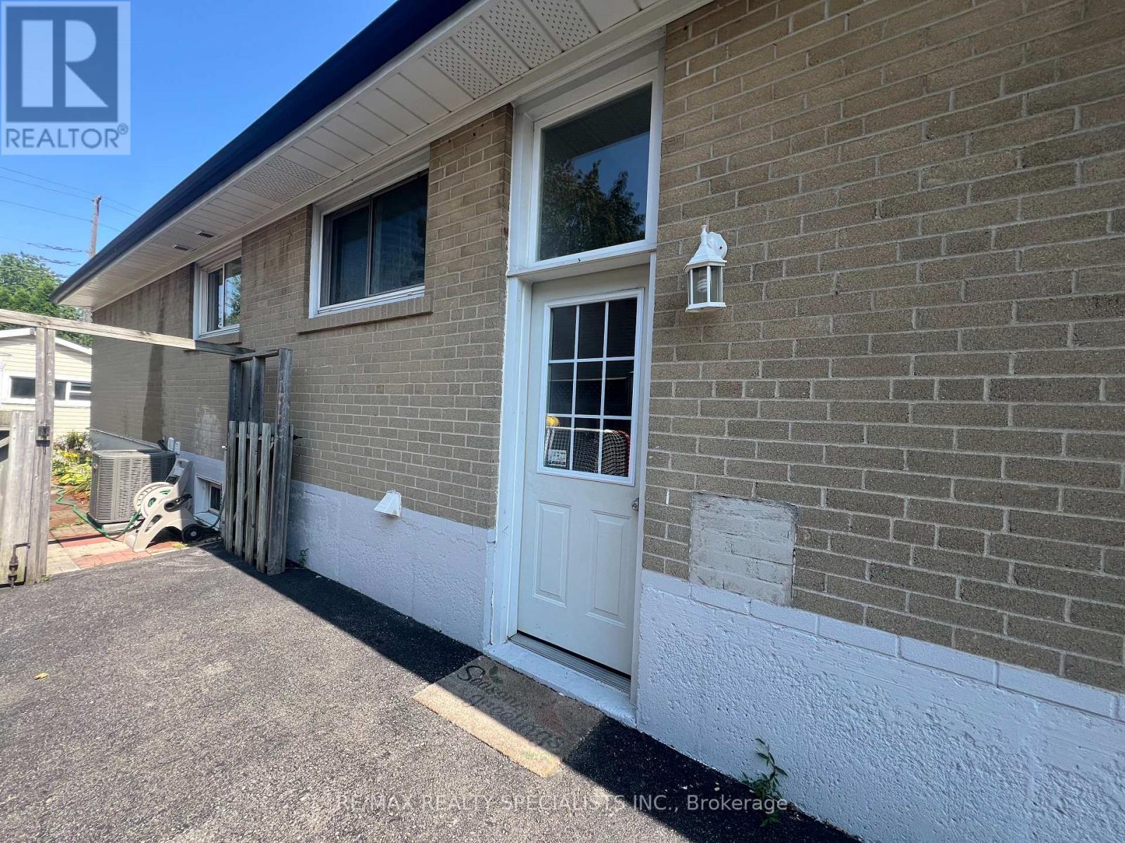 Lower - 1763 Sandgate Crescent, Mississauga, Ontario  L5J 2E7 - Photo 3 - W13676800
