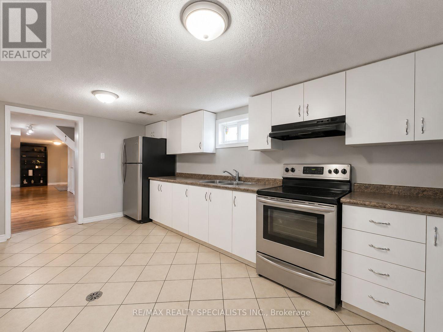 Lower - 1763 Sandgate Crescent, Mississauga, Ontario  L5J 2E7 - Photo 5 - W13676800
