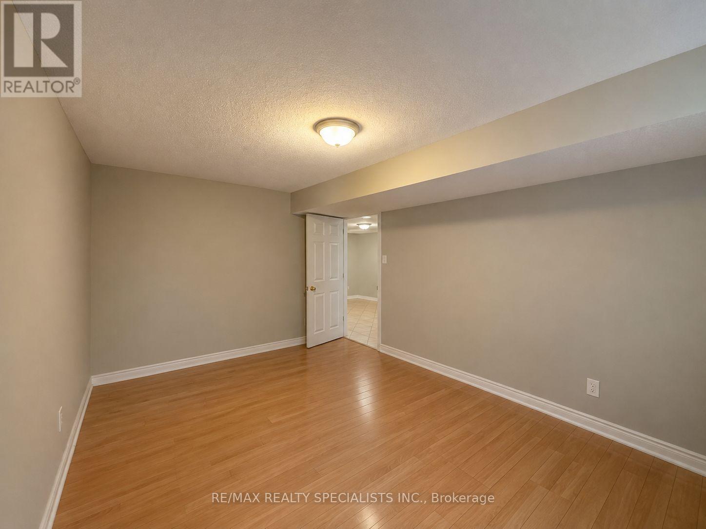 Lower - 1763 Sandgate Crescent, Mississauga, Ontario  L5J 2E7 - Photo 6 - W13676800