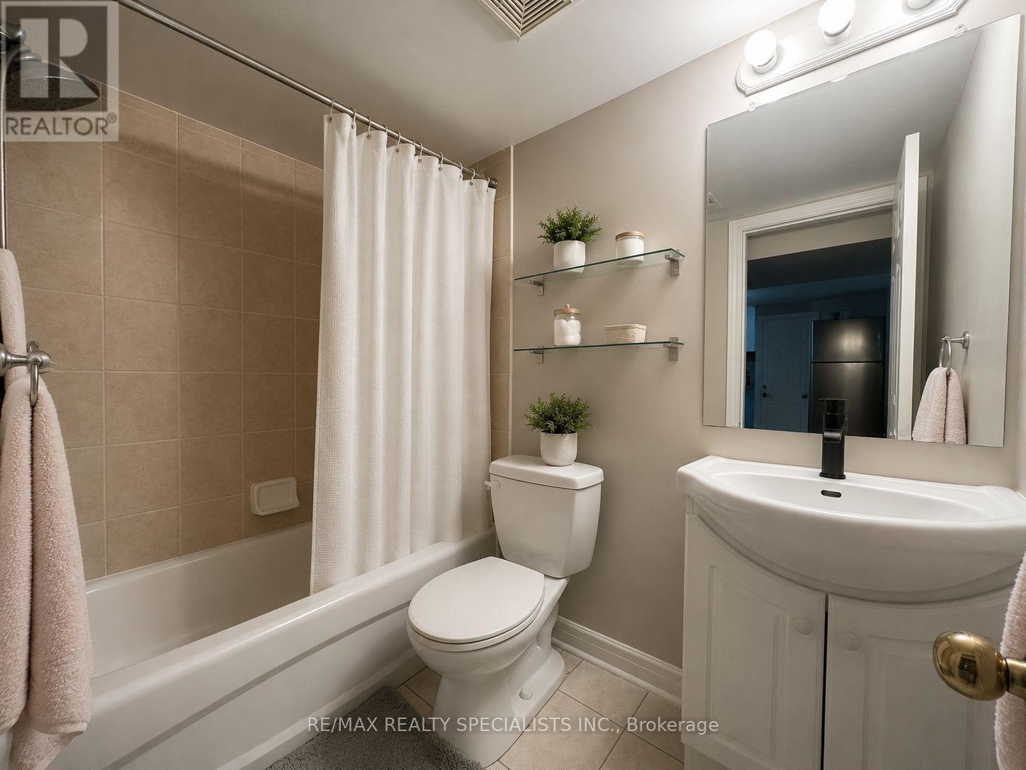 Lower - 1763 Sandgate Crescent, Mississauga, Ontario  L5J 2E7 - Photo 7 - W13676800