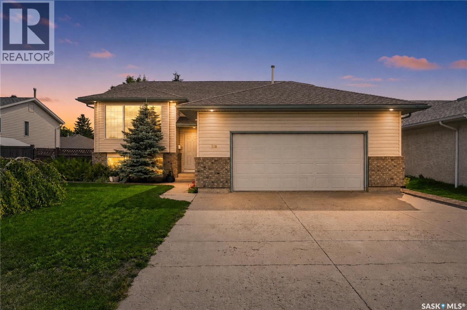 518 Peterson Crescent, Saskatoon, Saskatchewan  S7L 7H7 - Photo 1 - SK045632