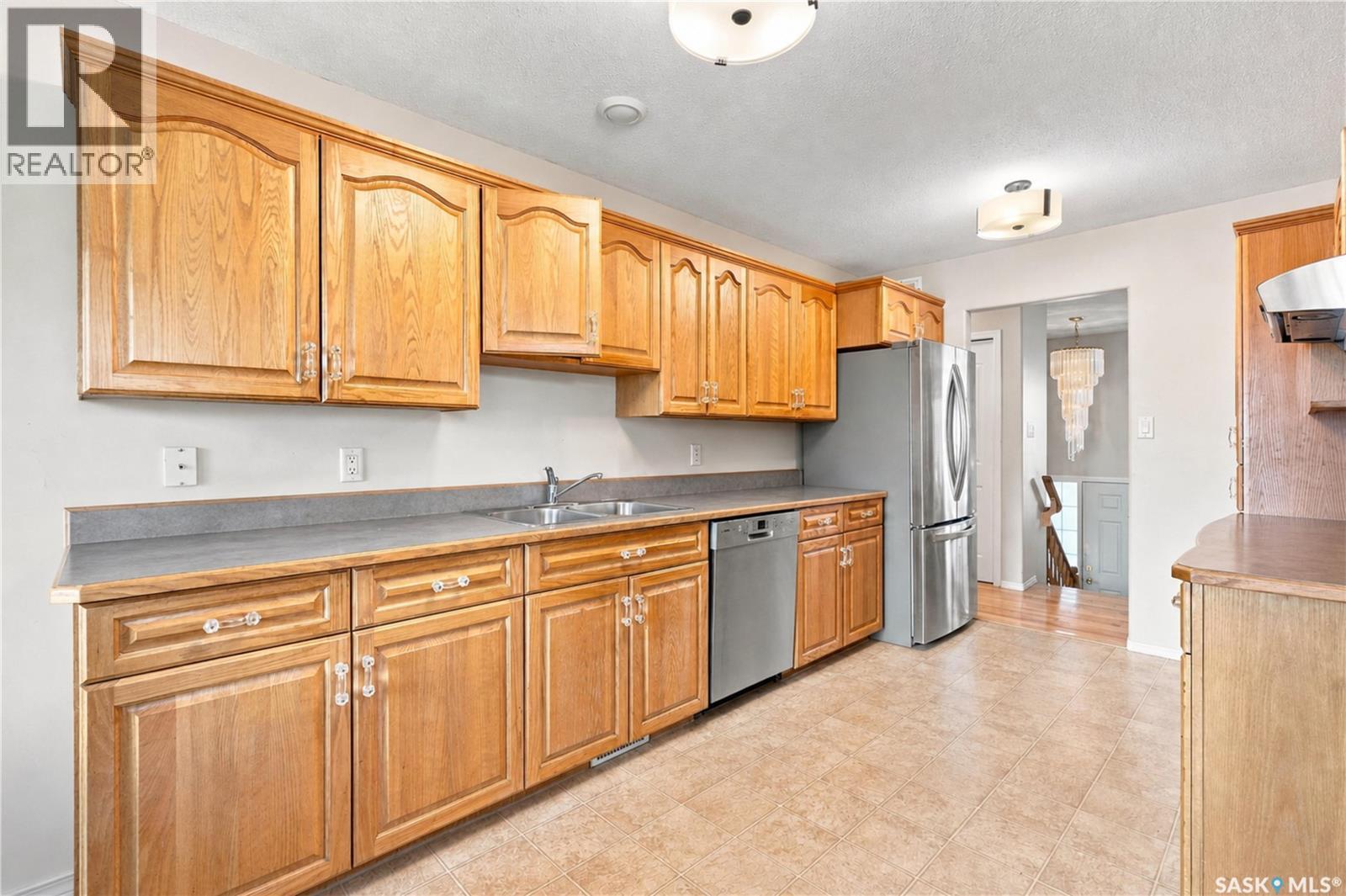 518 Peterson Crescent, Saskatoon, Saskatchewan  S7L 7H7 - Photo 5 - SK045632