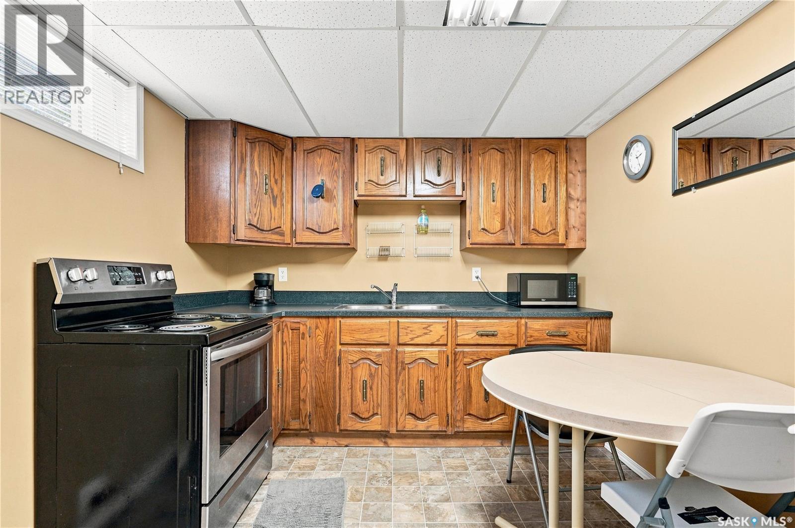 2401 Dufferin Avenue, Saskatoon, Saskatchewan  S7J 1C3 - Photo 31 - SK045627