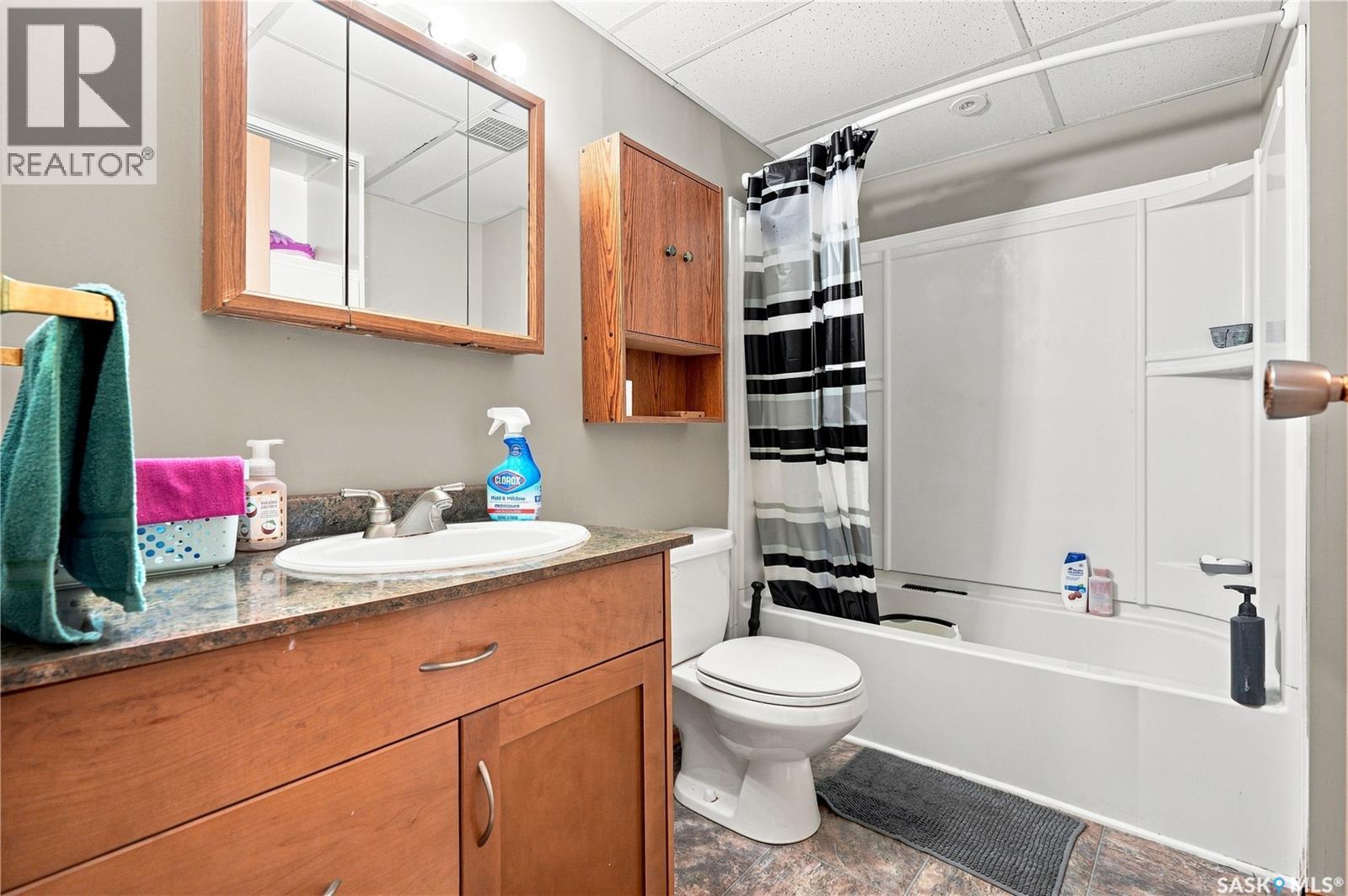 2401 Dufferin Avenue, Saskatoon, Saskatchewan  S7J 1C3 - Photo 35 - SK045627