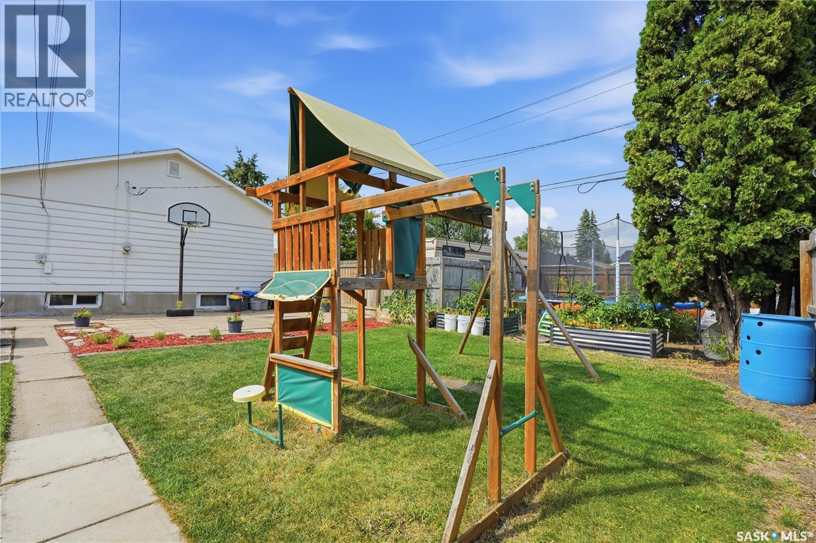 2401 Dufferin Avenue, Saskatoon, Saskatchewan  S7J 1C3 - Photo 47 - SK045627