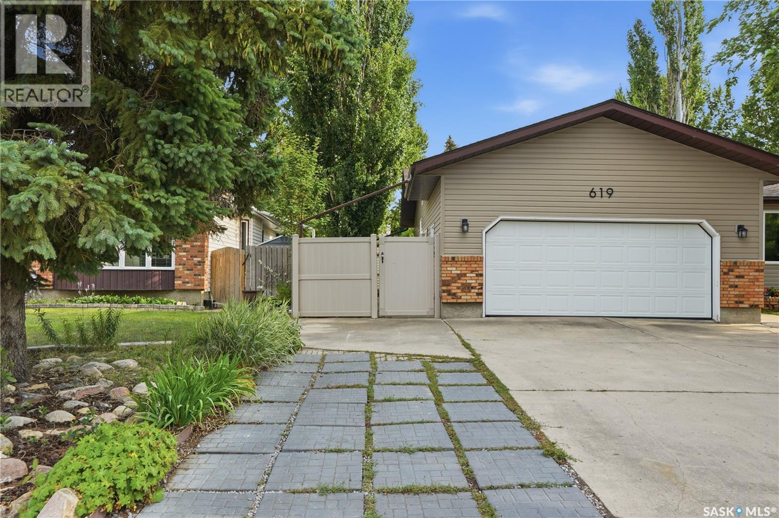 619 Addie Crescent, Saskatoon, Saskatchewan  S7N 3K6 - Photo 3 - SK045604