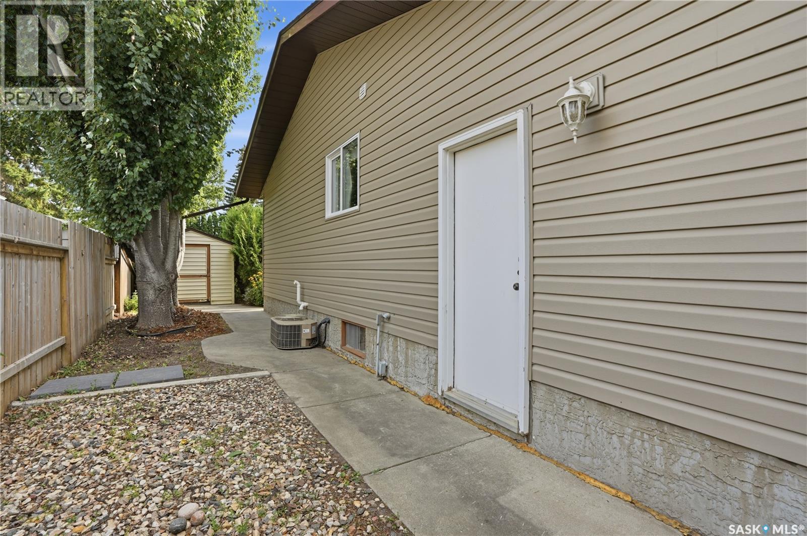 619 Addie Crescent, Saskatoon, Saskatchewan  S7N 3K6 - Photo 47 - SK045604