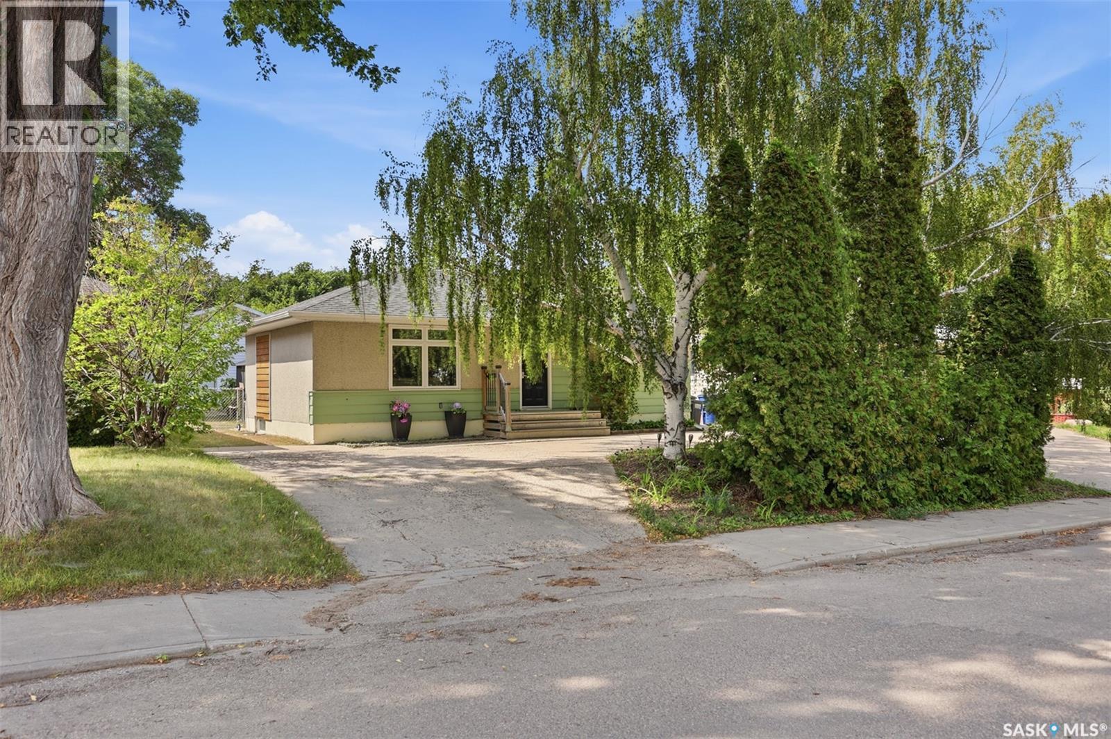 131 Ottawa Avenue S, Saskatoon, Saskatchewan  S7M 3L4 - Photo 2 - SK045413