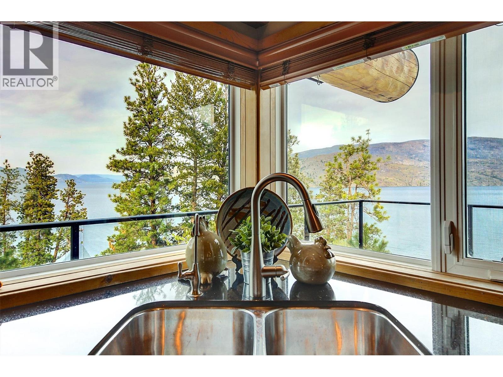 7172 Brent Road, Peachland, British Columbia  V0H 1X9 - Photo 4 - 10385559