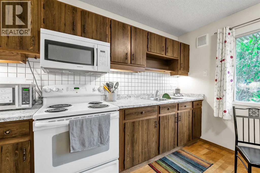 151 Midbend Place Se, Calgary, Alberta  T2X 2J8 - Photo 8 - A2336590