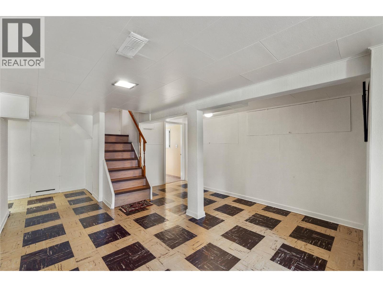 219 St Paul Street W, Kamloops, British Columbia  V2C 1G2 - Photo 25 - 10397581