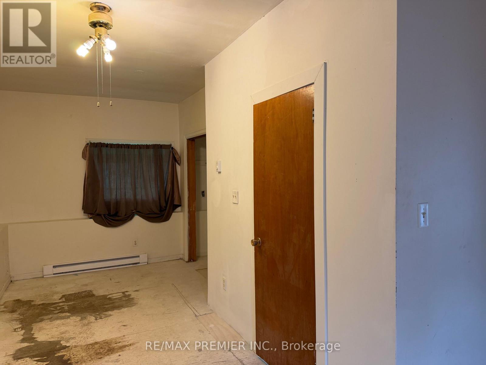277 Gibbons Street, Oshawa, Ontario  L1J 4Y5 - Photo 4 - E13662290
