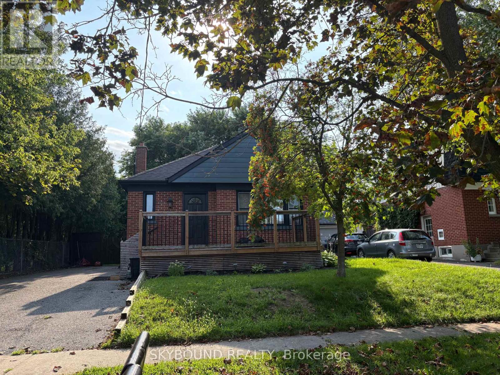 MAIN - 872 MASSON STREET, Oshawa, Ontario