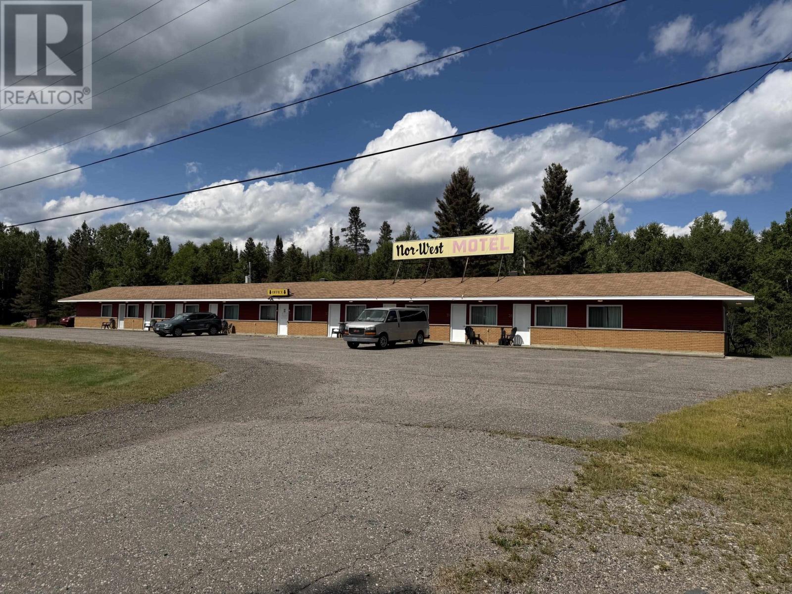200 Ethel St, Schreiber, Ontario  P0T 2S0 - Photo 1 - TB2602364