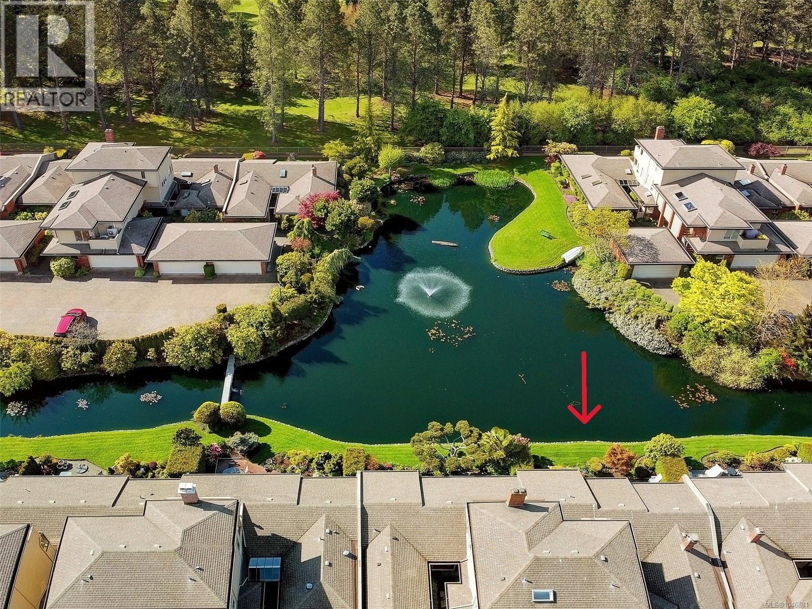 125 2345 Cedar Hill Cross Rd, Oak Bay, British Columbia