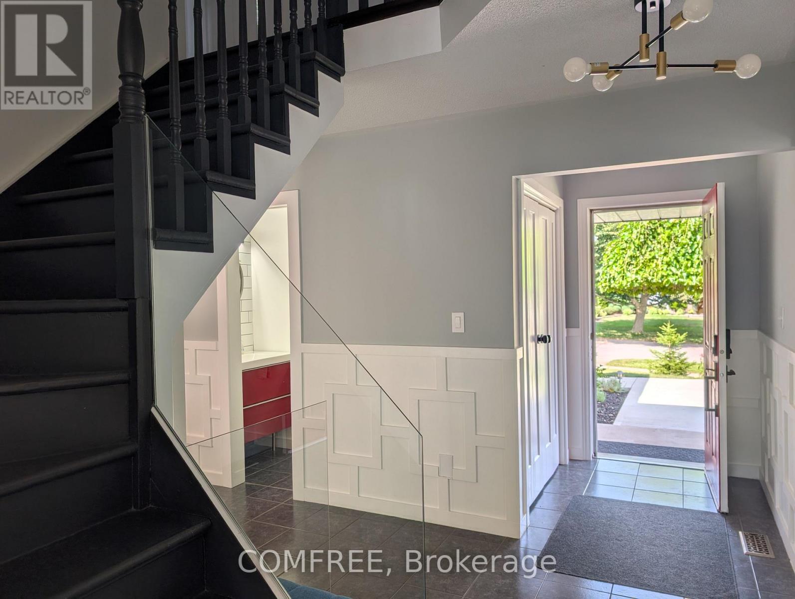 12 Millbridge Crescent, Pelham, Ontario  L0S 1E1 - Photo 3 - X13626762