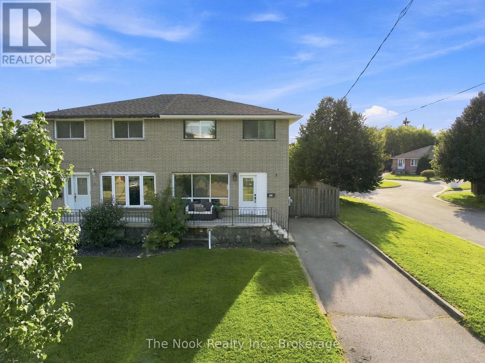 98 DURHAM STREET, Oshawa, Ontario