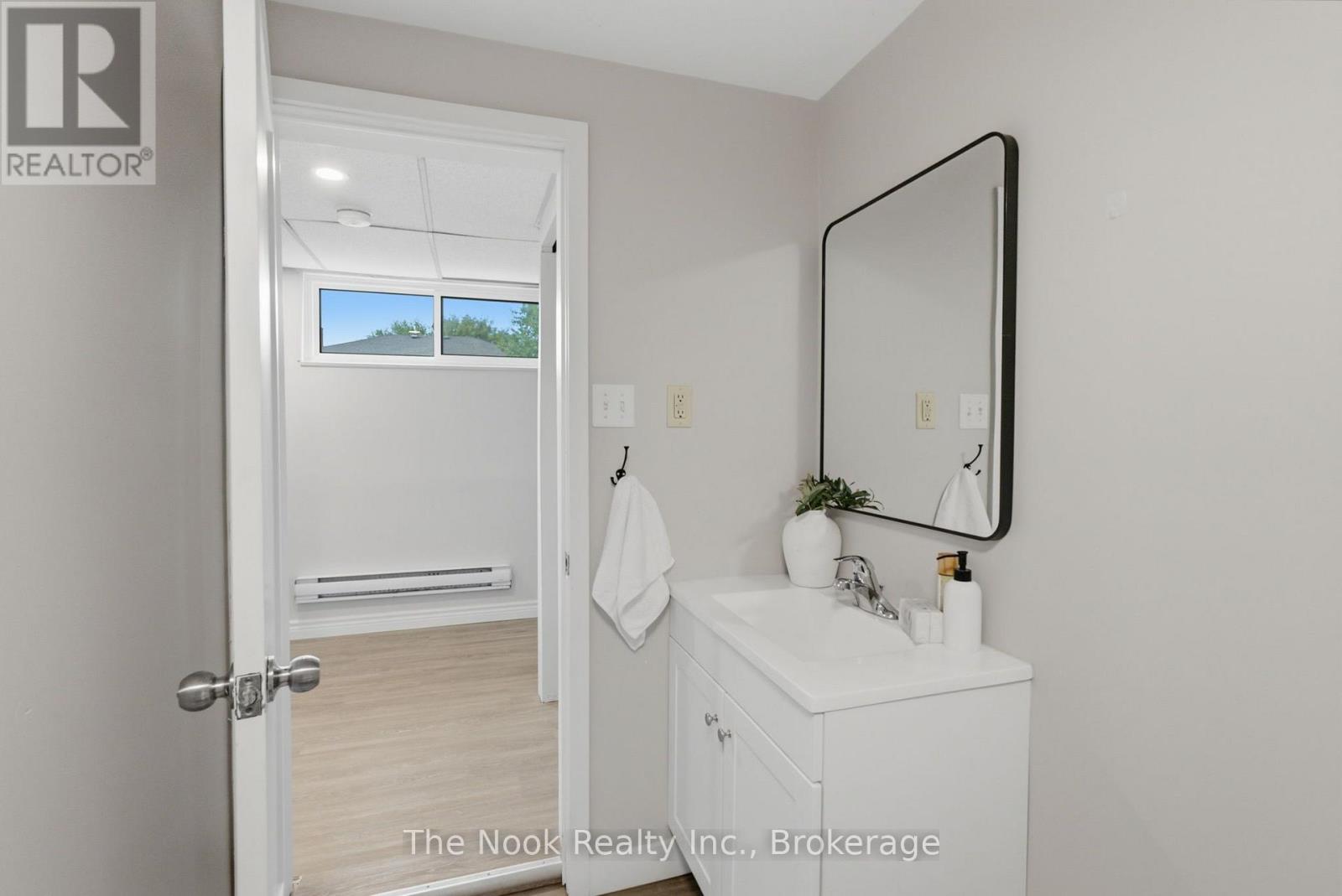 98 Durham Street, Oshawa, Ontario  L1J 5P8 - Photo 44 - E13677016