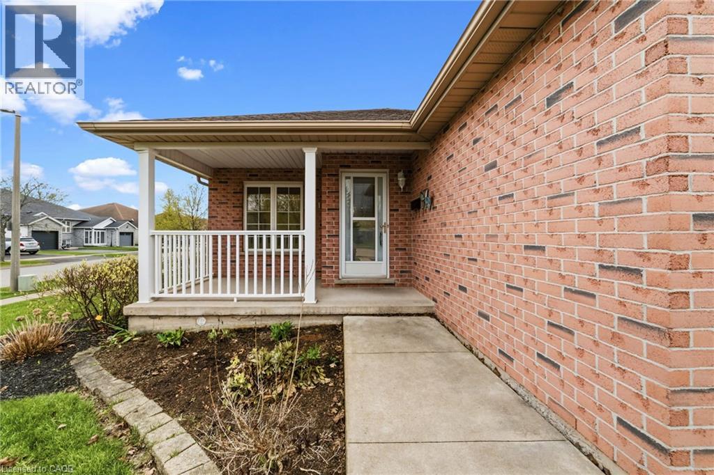 296 Autumn Crescent, Welland, Ontario  L3C 7K1 - Photo 4 - 40855965