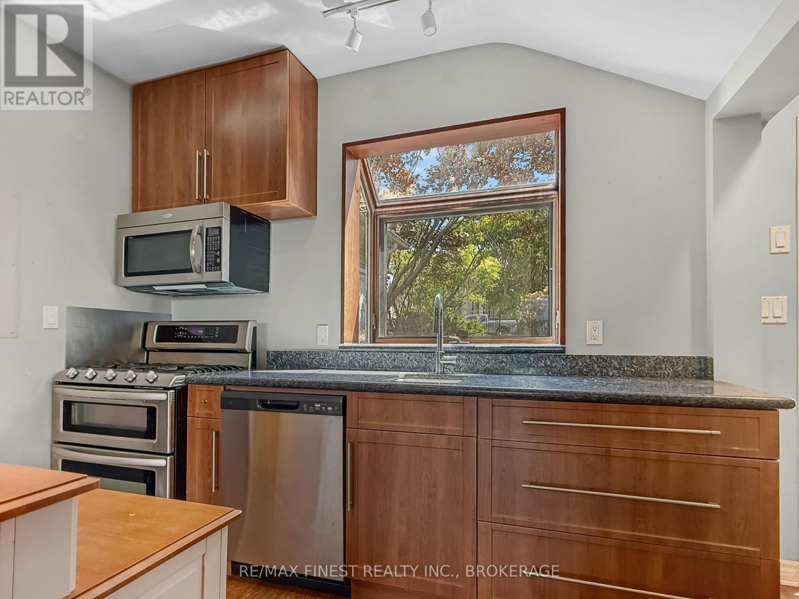 9 Point Crescent, Kingston, Ontario  K7M 3P2 - Photo 12 - X13677136