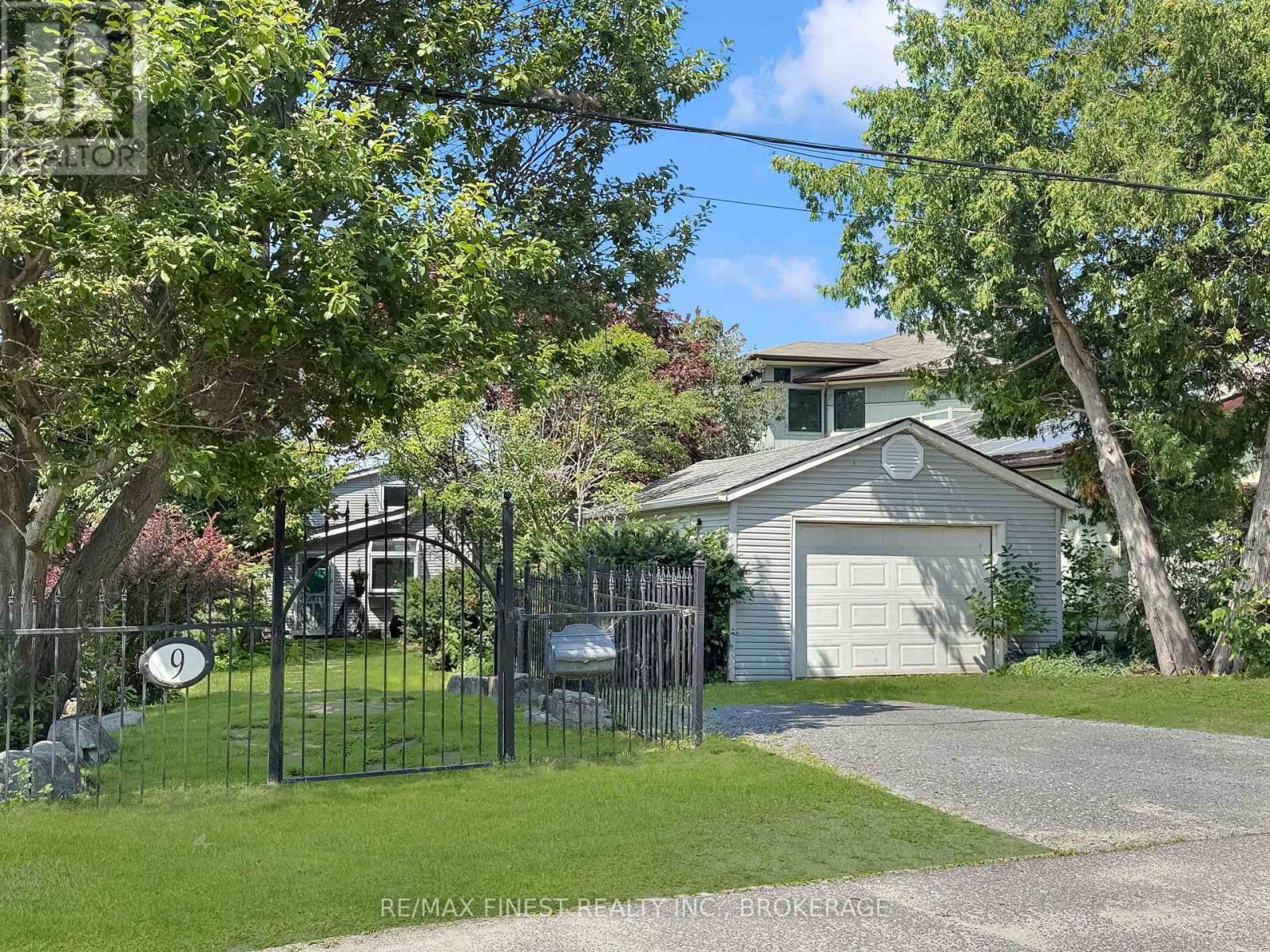 9 Point Crescent, Kingston, Ontario  K7M 3P2 - Photo 3 - X13677136
