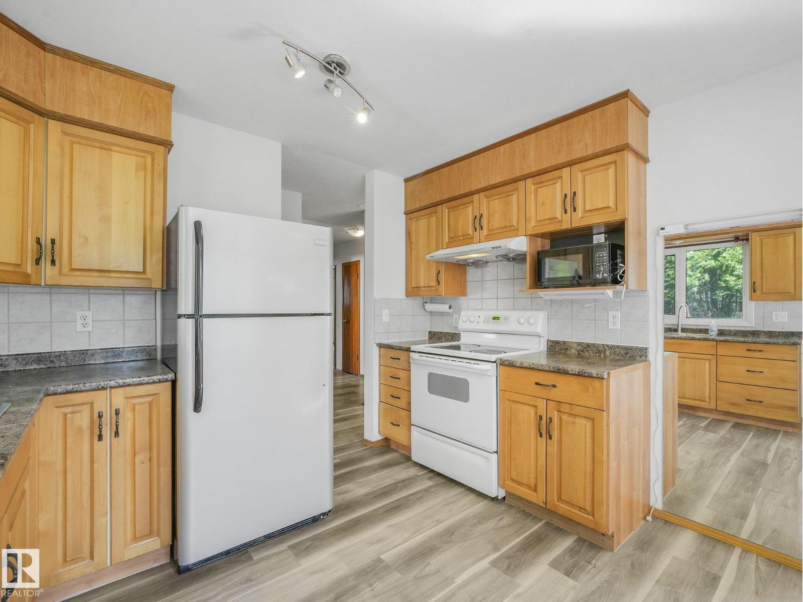 16428 88 Av Nw, Edmonton, Alberta  T5R 4M7 - Photo 11 - E4503748
