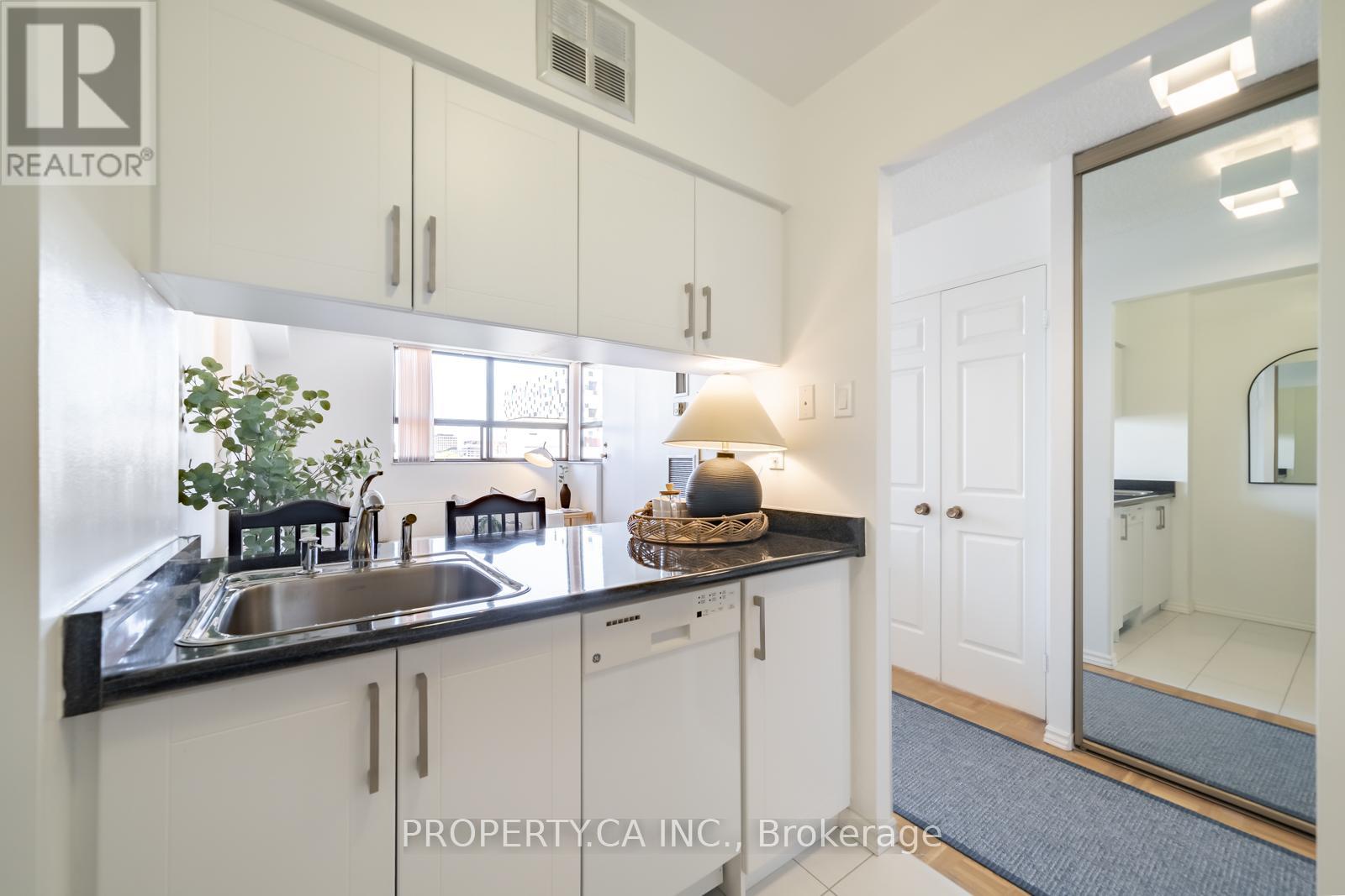 914 - 80 St Patrick Street, Toronto, Ontario  M5T 2X6 - Photo 14 - C13676888