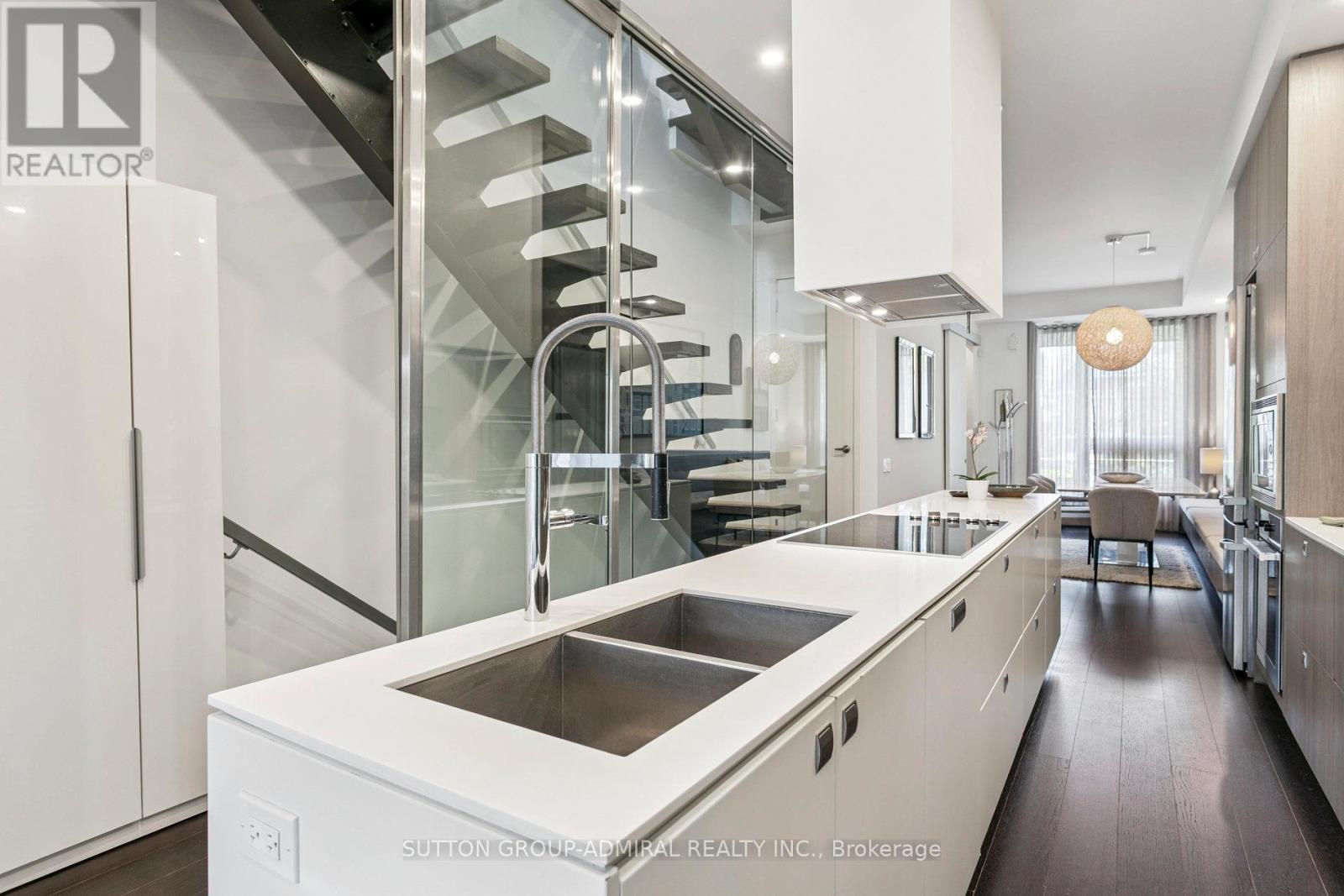492 Shaw Street, Toronto, Ontario  M6G 3L3 - Photo 6 - C13677002