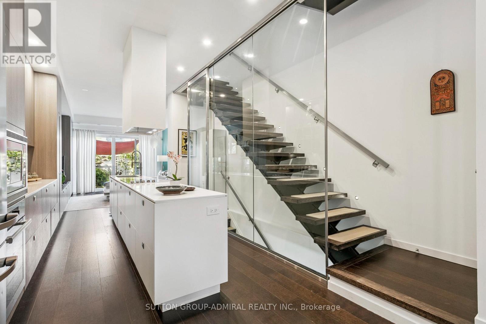 492 Shaw Street, Toronto, Ontario  M6G 3L3 - Photo 7 - C13677002