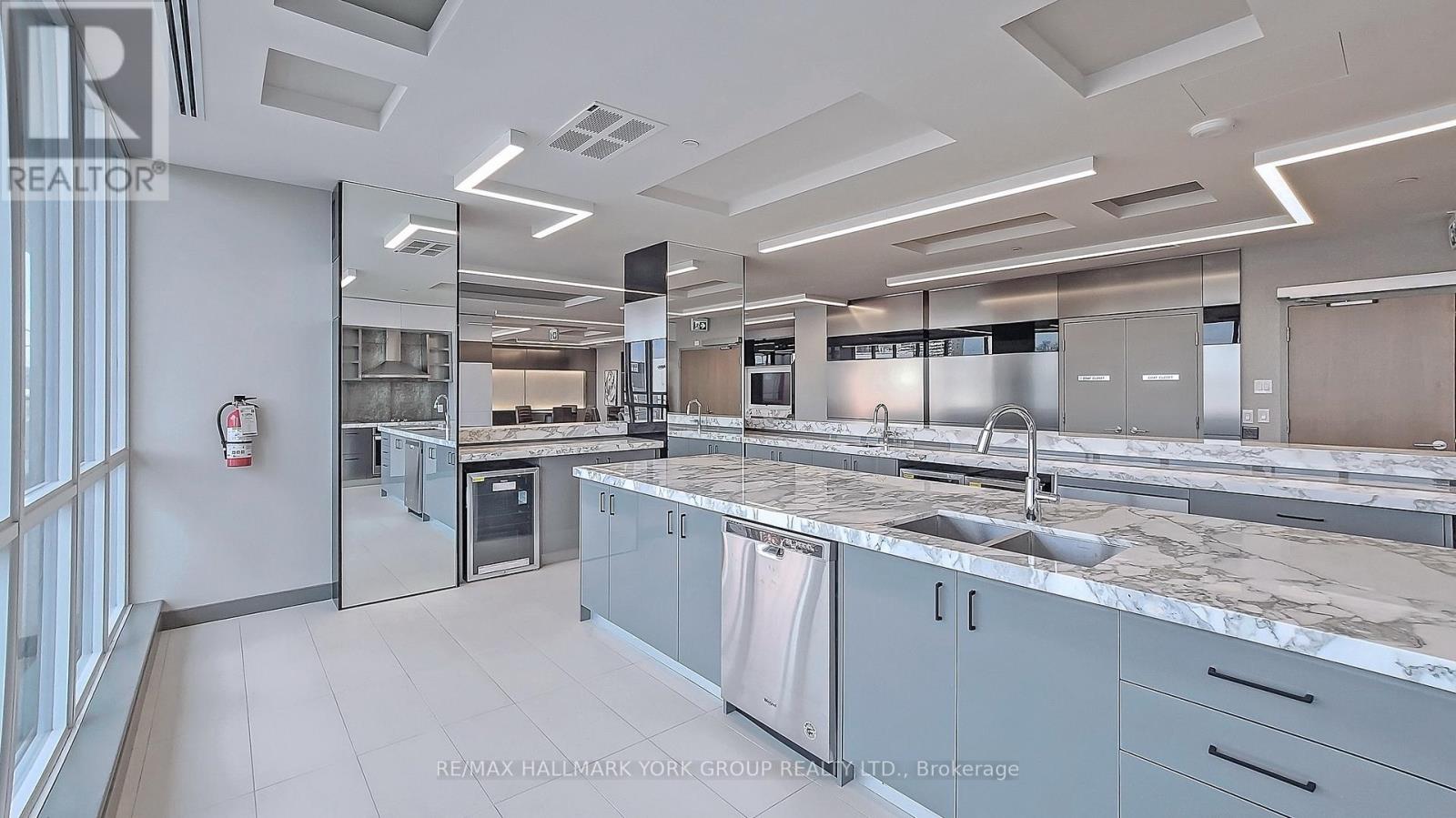 705 - 1603 Eglinton Avenue W, Toronto, Ontario  M6E 0A1 - Photo 44 - C13677010
