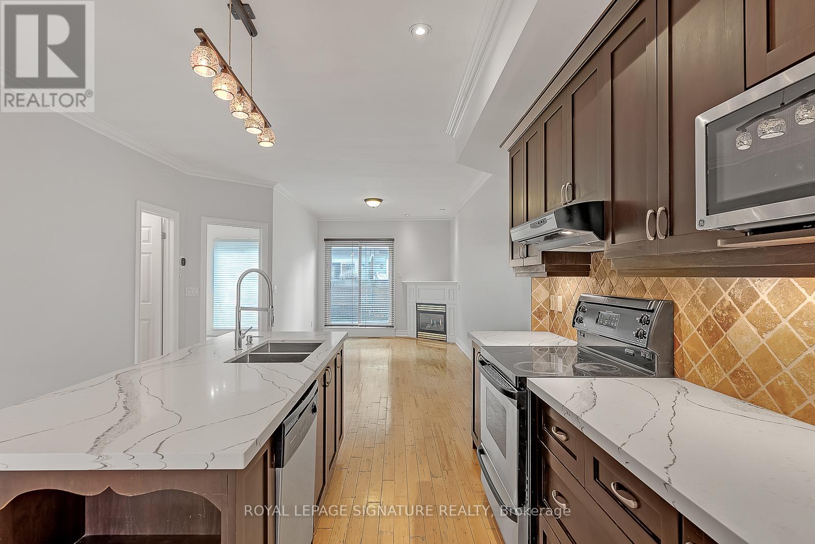 1019a College Street, Toronto, Ontario  M6H 1A8 - Photo 10 - C13677088
