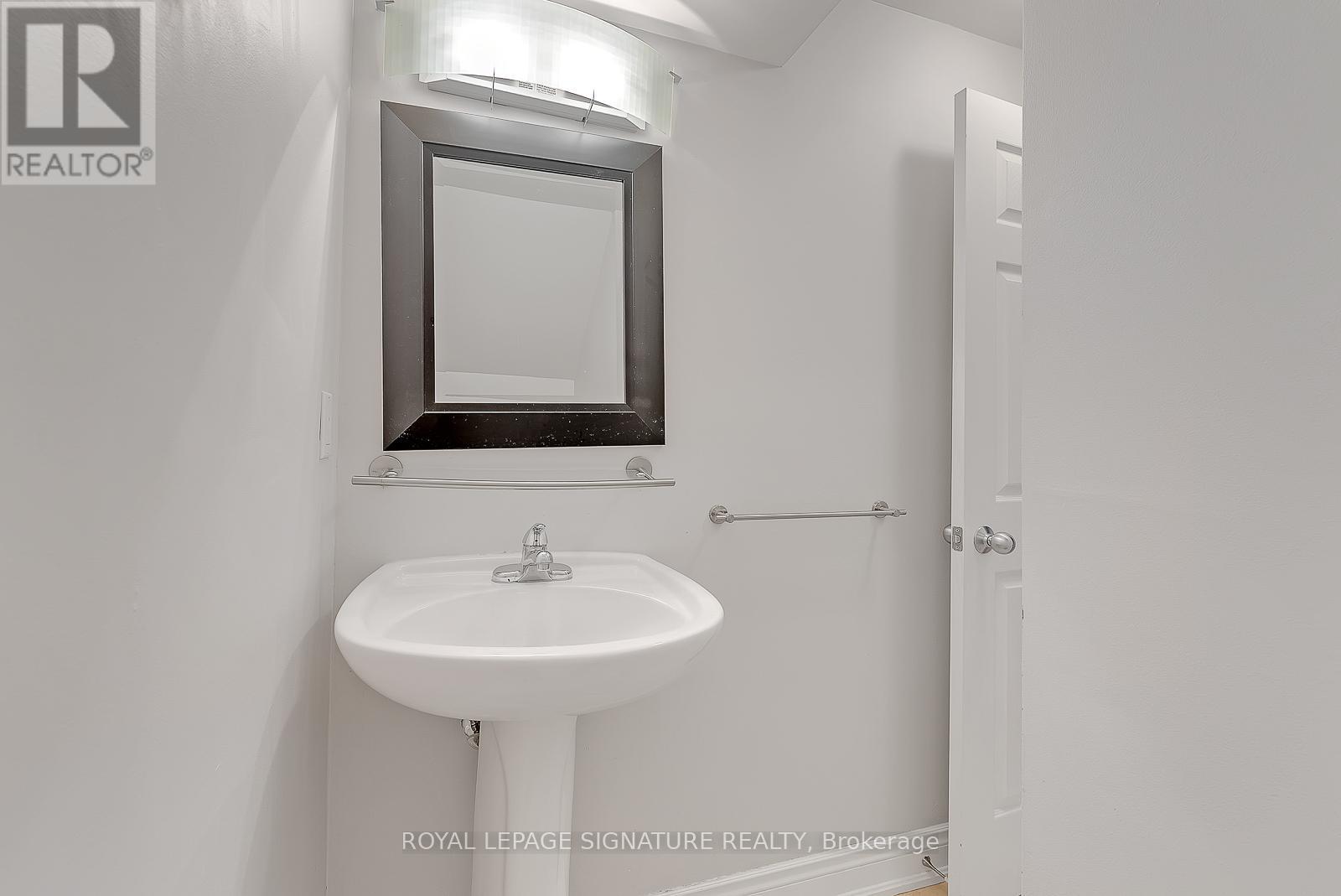1019a College Street, Toronto, Ontario  M6H 1A8 - Photo 25 - C13677088