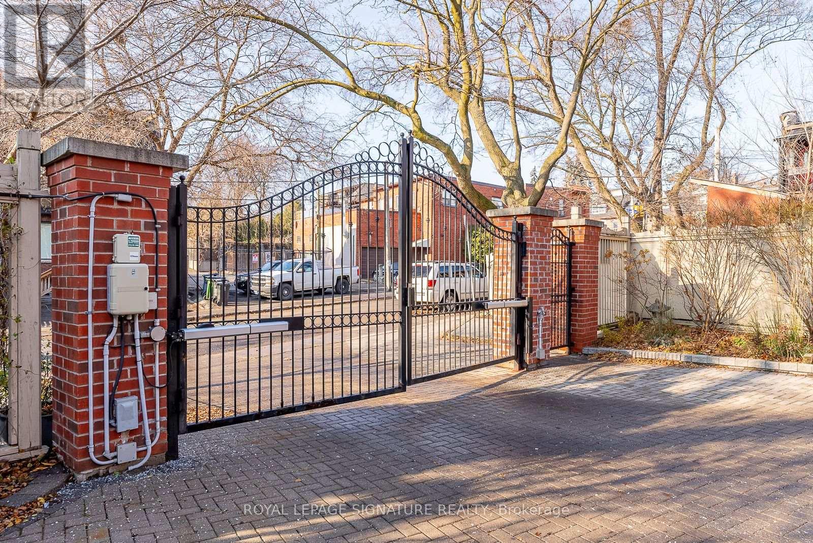 1019a College Street, Toronto, Ontario  M6H 1A8 - Photo 42 - C13677088