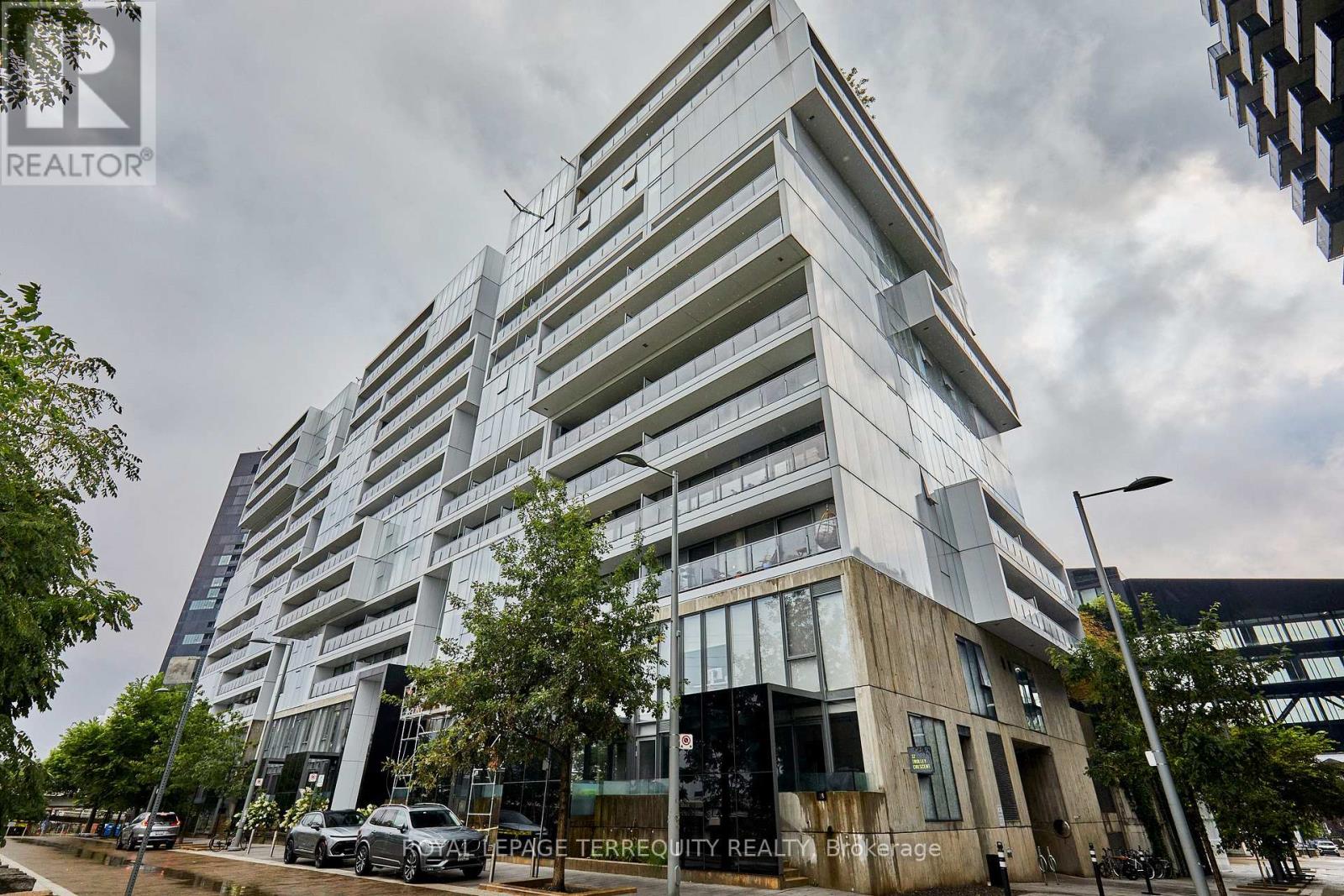 702 - 32 TROLLEY CRESCENT, Toronto, Ontario